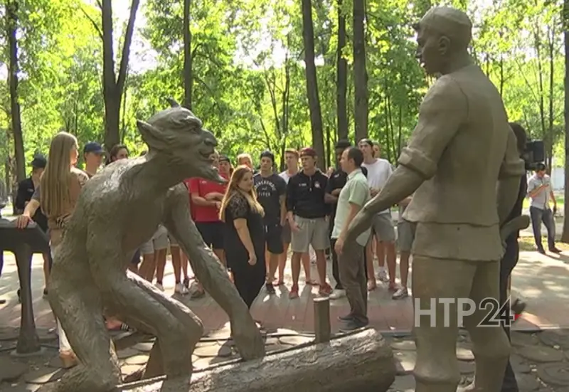 Герои сказок Габдуллы Тукая в одноимённом парке в Нижнекамске