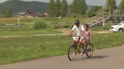 В Нижнекамске во второй раз прошли соревнования по велоспорту для незрячих и слабовидящих