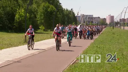 300 сотрудников «Нижнекамскнефтехима» устроили велозаезд по Нижнекамску
