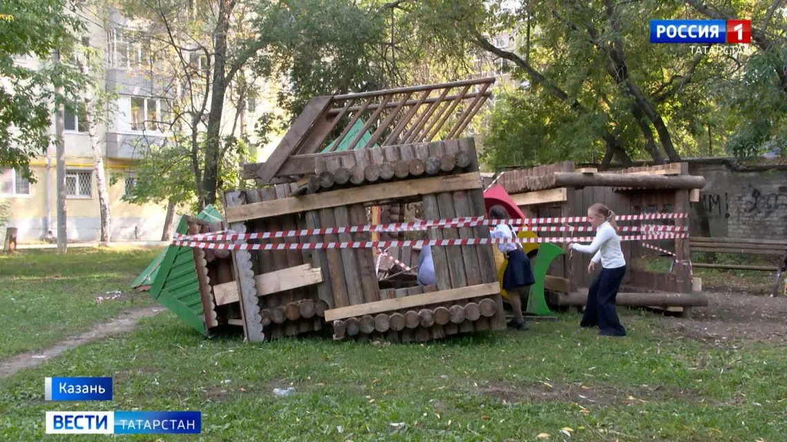 Жители одного из дворов Казани считают опасной новую детскую площадку