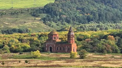 Жители села Нижнекамского района благоустраивают территорию старинного храма