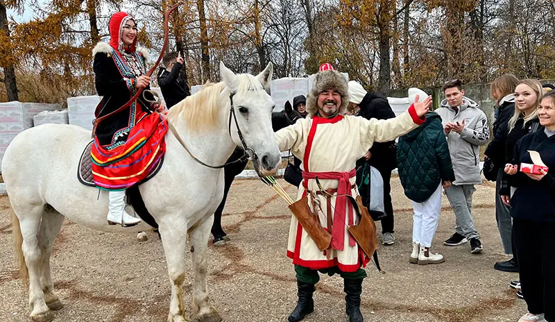 В Нижнекамске прошли мастер-классы по верховой езде и стрельбе из лука