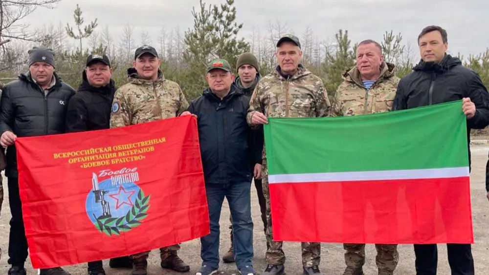 Представители руководства Татарстана посетили воинские части в Луганской Народной Республике.