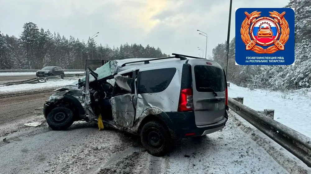 В Татарстане водитель «Ларгуса» повернул под фуру и погиб