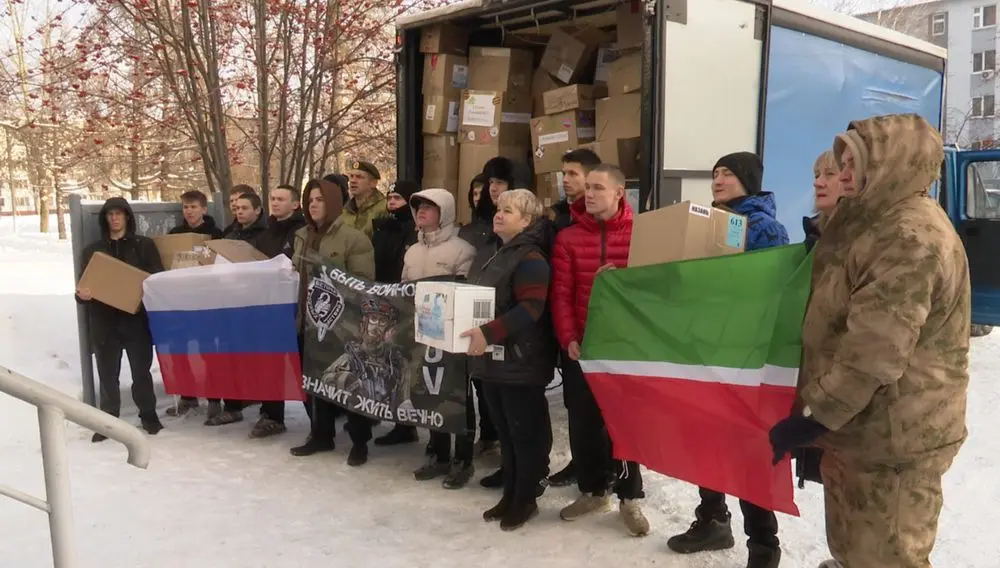 В Нижнекамске подходит к завершению акция «Новогодние подарки героям». За 2 недели волонтёрам удалось собрать более 600 посылок от горожан. Теперь весь груз отправят на общий склад для распределения, а после гуманитарную помощь отвезут в зону спецоперации.