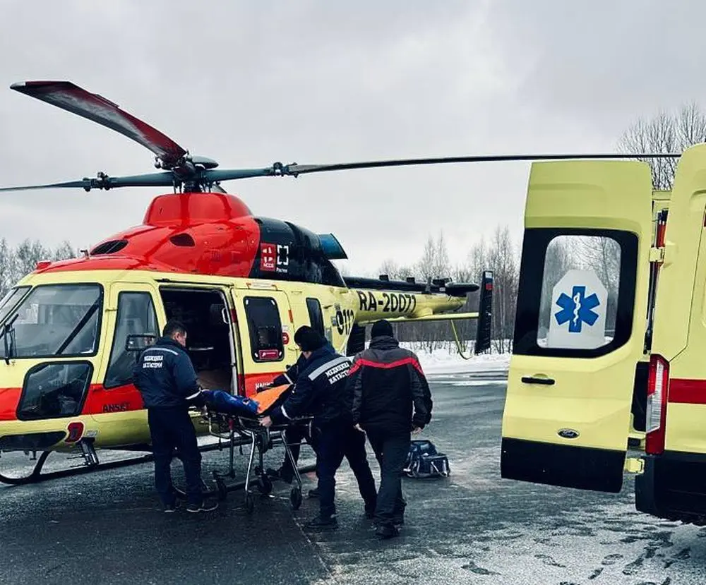 В Татарстане девушка врезалась в дерево на лыжах и получила серьезные травмы