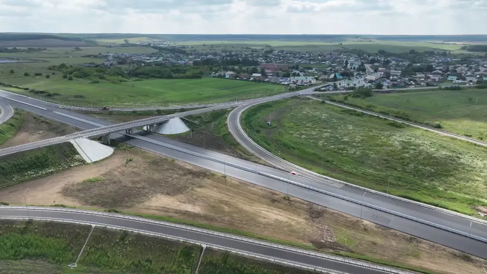 В 2024 году в Казанской, Набережночелнинской и Нижнекамской агломерациях были реализованы меры по повышению безопасности дорожного движения в рамках национального проекта «Безопасные качественные дороги».