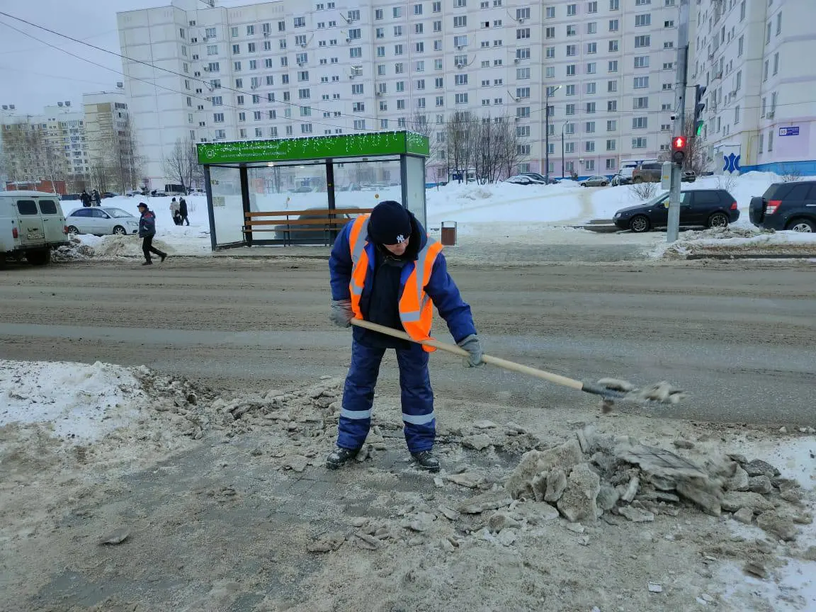 Мэр Нижнекамска Рамиль Муллин поблагодарил коммунальщиков за работу в праздничные дни.