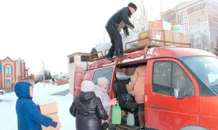 Жители Камских Полян отправили гуманитарный груз в Луганск