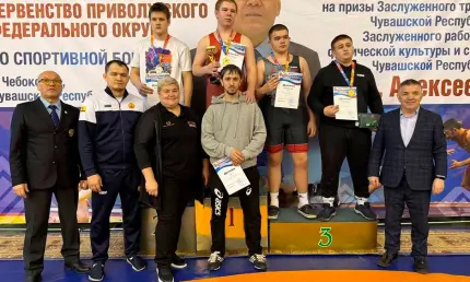 Нижнекамец завоевал «золото» на первенстве ПФО по вольной борьбе - НТР 24