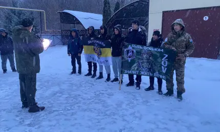 Еще семь нижнекамцев отправились служить по контракту - НТР 24