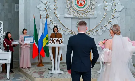 В Нижнекамске 13 февраля 100-я пара заключила брак - НТР 24