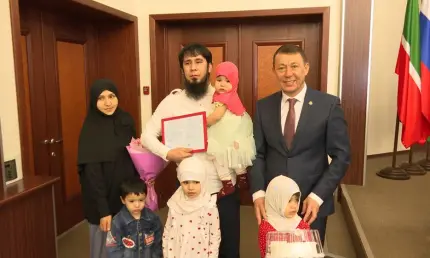 Двум нижнекамским семьям выдали соцвыплаты на покупку жилья - НТР 24