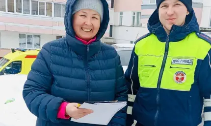 Нижнекамские сотрудники ГАИ поздравили с 8 Марта матерей погибших сотрудников - НТР 24