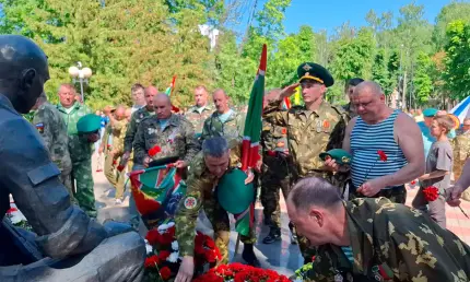 Ветераны и молодежь Нижнекамска почтили память защитников границ страны - НТР 24