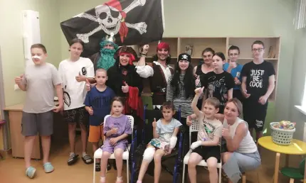 В Нижнекамске артисты театра порадовали пациентов детского стационара - НТР 24