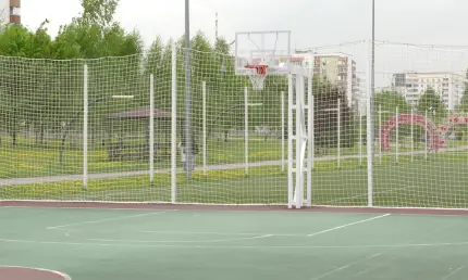 В Нижнекамске на «Солнечной поляне» отремонтировали баскетбольную площадку - НТР 24