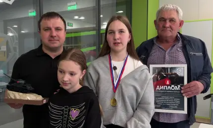 Турнир трех поколений: в Нижнекамске сыграли в шахматы в преддверии Дня Победы - НТР 24