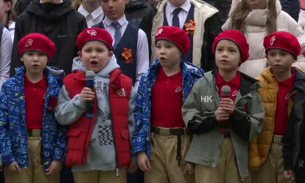 92-летней блокаднице устроили мини-концерт во дворе дома в Нижнекамске - НТР 24