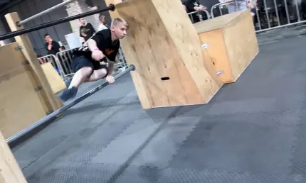 Нижнекамский отбор: в центре «База» прошёл турнир «Паркур лиги» - НТР 24