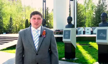 Радмир Беляев поздравил нижнекамцев с 80-летием Победы - НТР 24