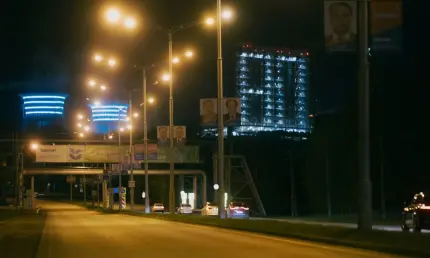 Цифра «80» на одной из самых высоких установок НКНХ украсила Нижнекамск в честь 80-летия Победы - НТР 24