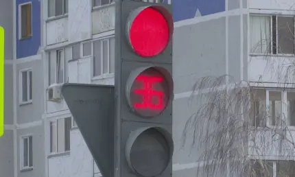 Нижнекамка осталась без прав за повторный проезд на красный свет - НТР 24