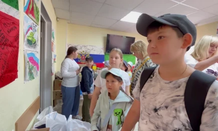 Ученики нижнекамской гимназии познакомились с работой волонтеров по сбору помощи - НТР 24