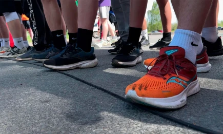 В Нижнекамске прошел благотворительный забег, приуроченный ко Дню молодежи - НТР 24