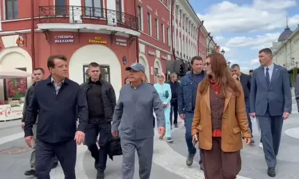 Минниханов прогулялся по Баумана вместе с мэром Казани - НТР 24