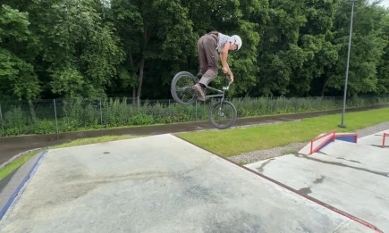 Трюки, скорость, адреналин: в Нижнекамске прошли соревнования по экстремальным видам спорт - НТР 24