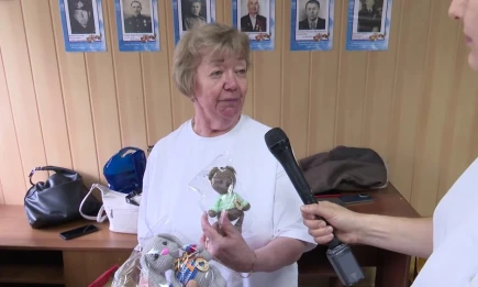 Медвежата-обереги: волонтеры Нижнекамска своими руками создают талисманы для бойцов СВО - НТР 24