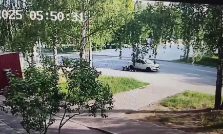 Момент наезда на девушку в Нижнекамске попал на камеру - НТР 24