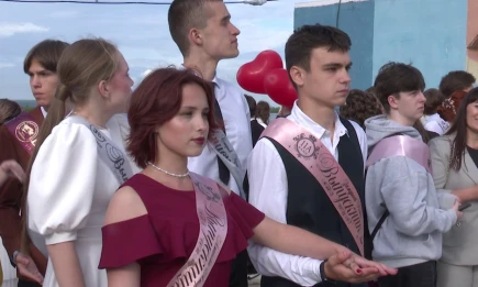 Нижнекамские выпускники простились со школой - НТР 24