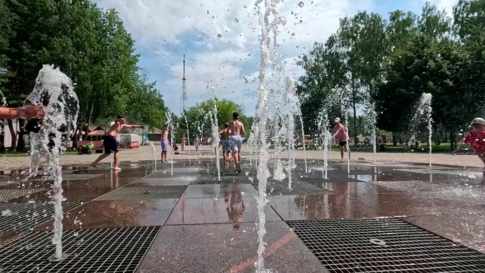 Пешеходный фонтан в парке Семья в Нижнекамске