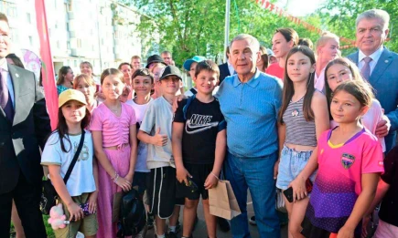 Минниханов призвал челнинцев беречь обновленные дворы - НТР 24