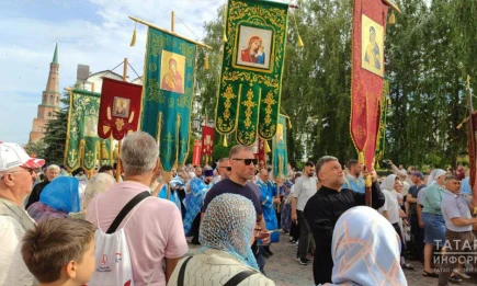В Казани проходит крестный ход в честь явления Казанской иконы Божией Матери - НТР 24