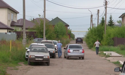 Радмир Беляев пообещал решить проблемы с дорогами и канализацией на ул. Субай - НТР 24