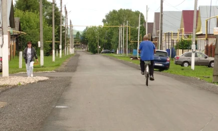 В селе Каенлы обновили дорогу и площадки у Дома культуры и школы - НТР 24