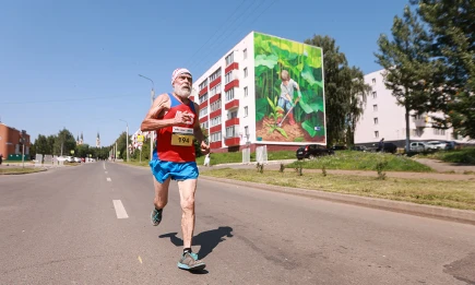 Более 1 000 участников и 86-летний финишер: как прошел Нижнекамский полумарафон 2025 - НТР 24