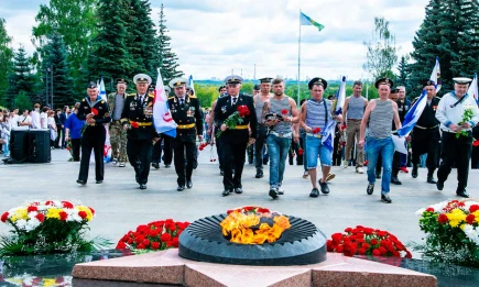 В Нижнекамске прошёл торжественный митинг ко дню Военно-морского флота России - НТР 24