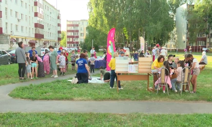 Нижнекамцы торжественно открыли дворы после капремонта по программе «Наш двор» - НТР 24