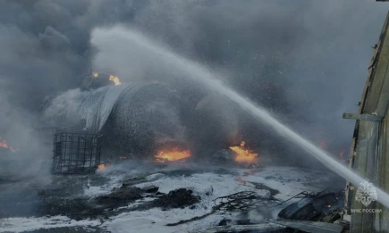 На базе по переработке нефтяного шлама в Нижнекамске произошёл пожар - НТР 24