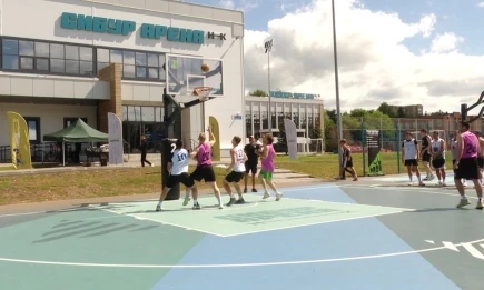 В Нижнекамске при поддержке СИБУРа прошёл первый фестиваль уличного баскетбола - НТР 24