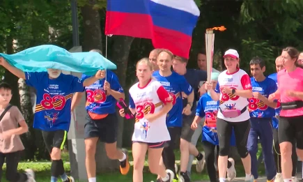 «От Победы к Победе»: жители Нижнекамска пробежали 1945 метров - НТР 24