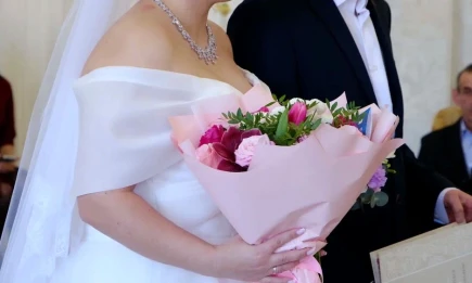 В России хотят снизить возраст вступления в брак - НТР 24