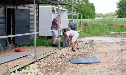 В Нижнекамске завершают строительство современного приюта для 155 собак - НТР 24