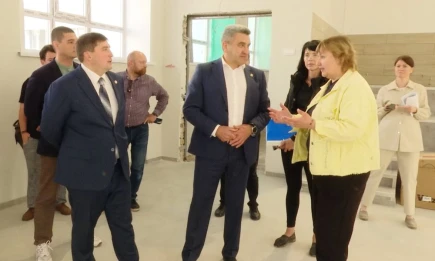 Глава минобрнауки Татарстана ознакомился с ходом ремонта школ в Нижнекамском районе - НТР 24