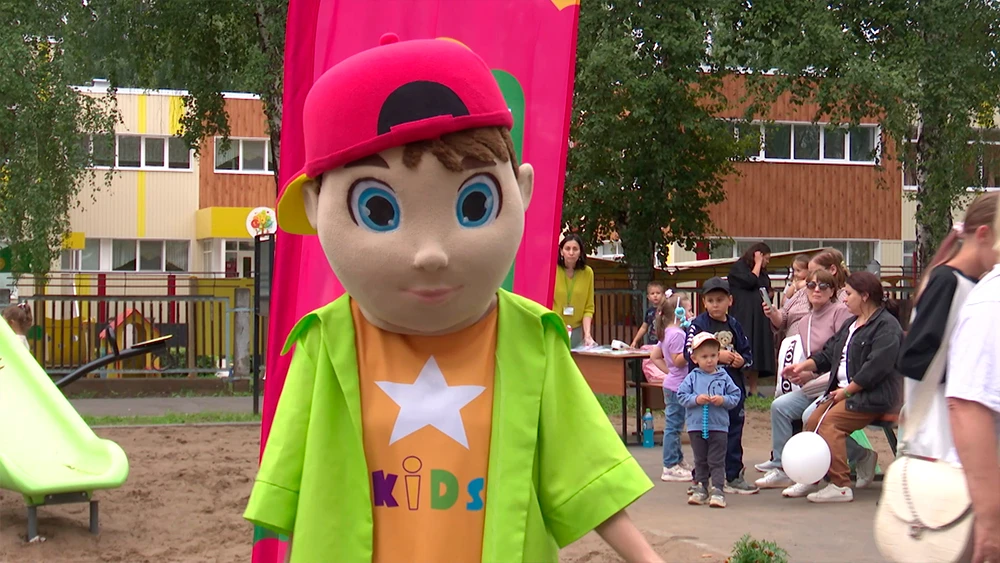 Детский аниматор на празднике двора в Нижнекамске на улице Лесной