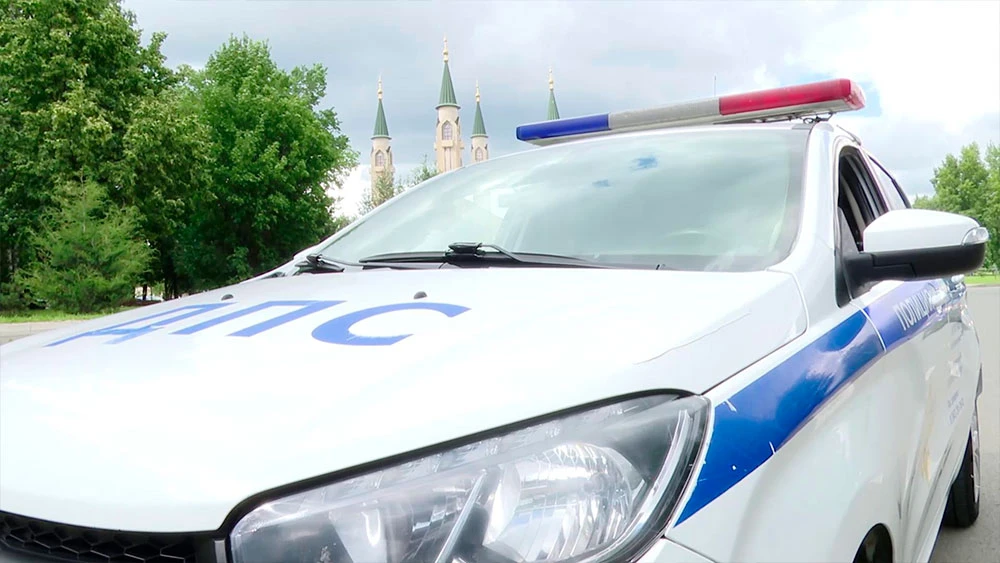 Служебный автомобиль Госавтоинспекции Нижнекамска